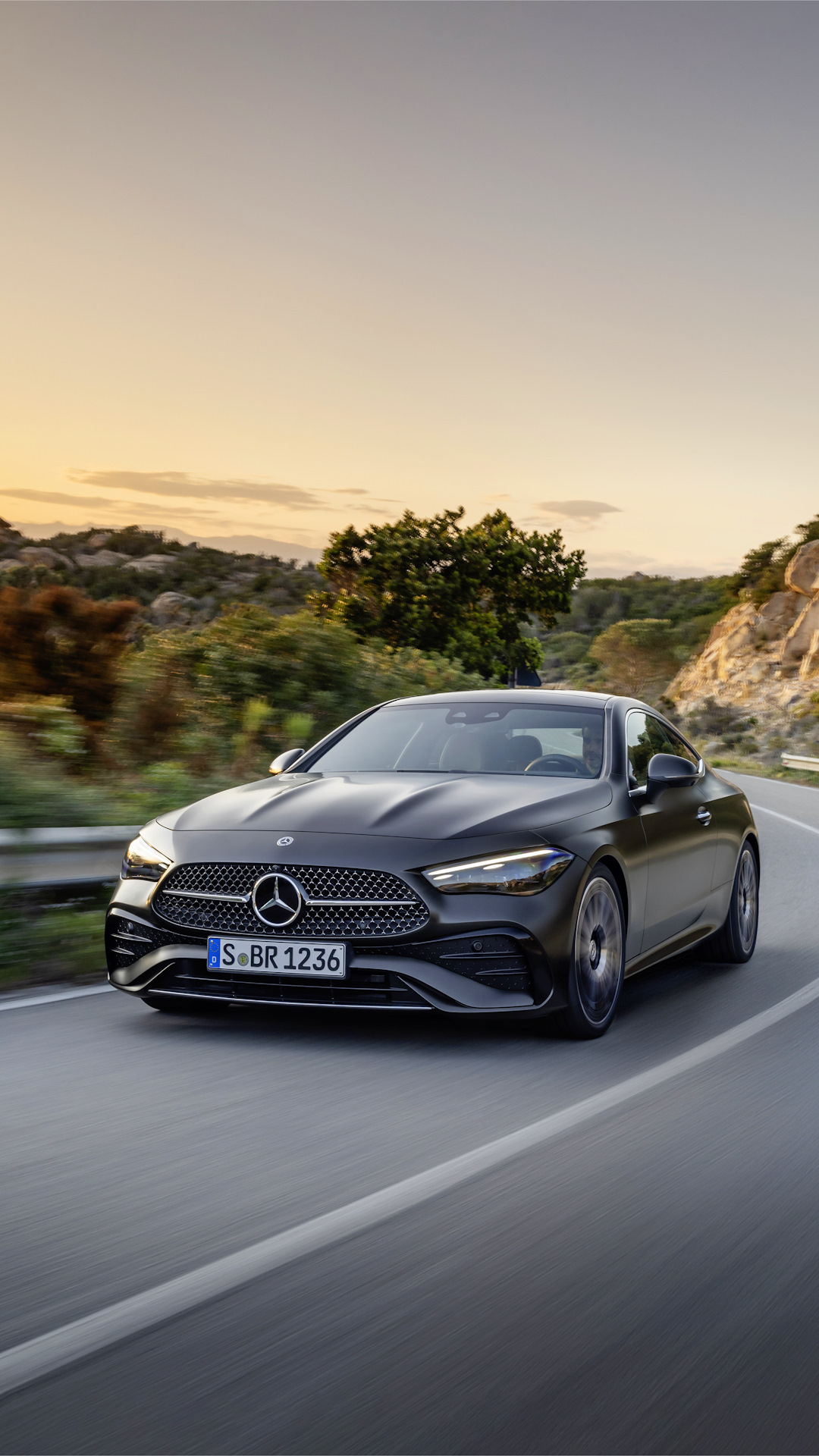 mobile_16-9_2024_cle-class_3