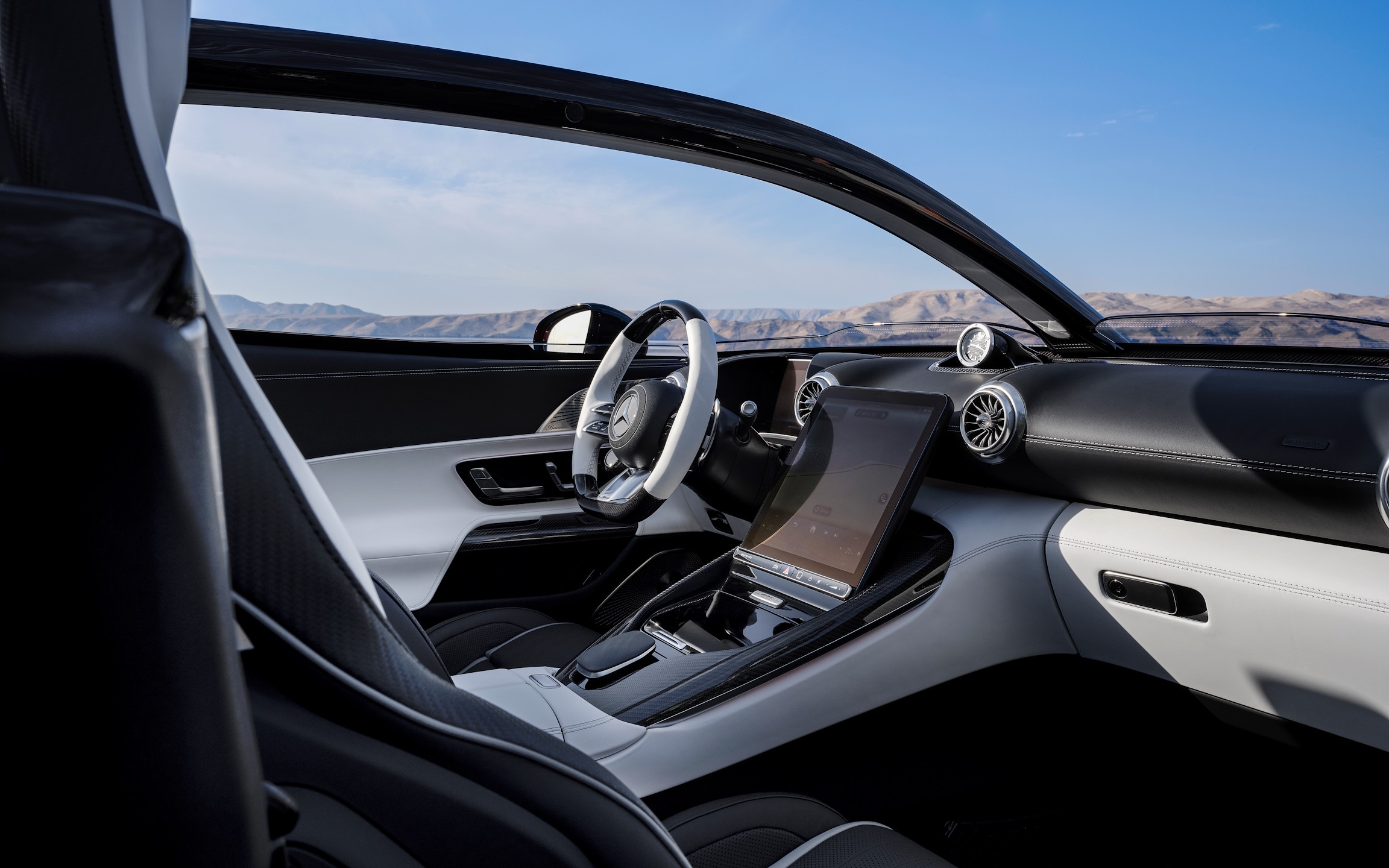 2025_amg-PureSpeed_r232_4_interieur